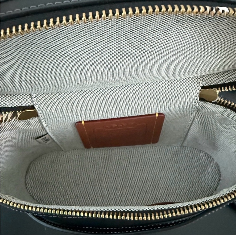 New COACH Trail Bag in black Leather with Gold Hardware - Picture 8 of 8